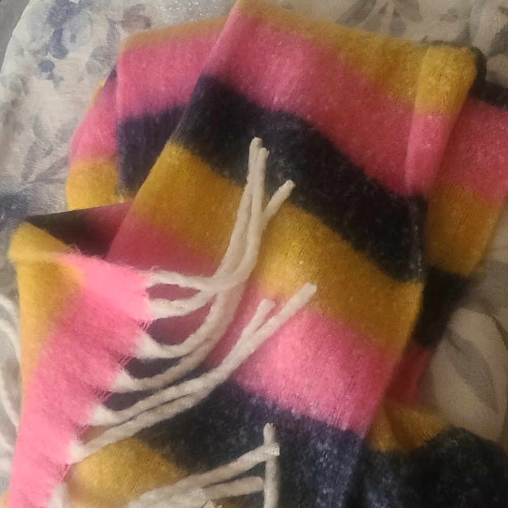 Scarf - Picture 3 of 3